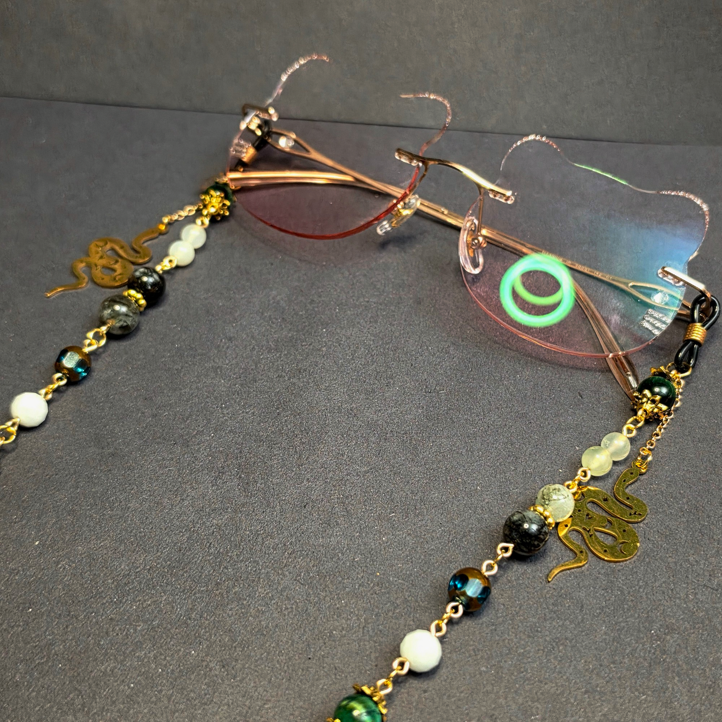 Opheodrys Glasses Chain